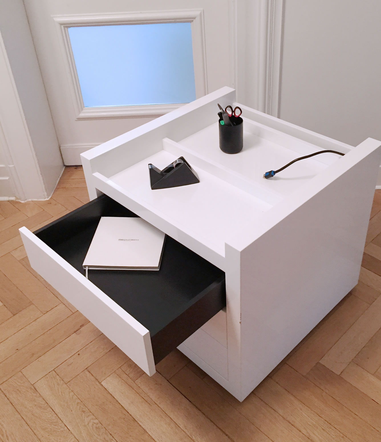 bueromoebel hochglanz weiss rollcontainer lack klavierlack modern rechteck felix schwake