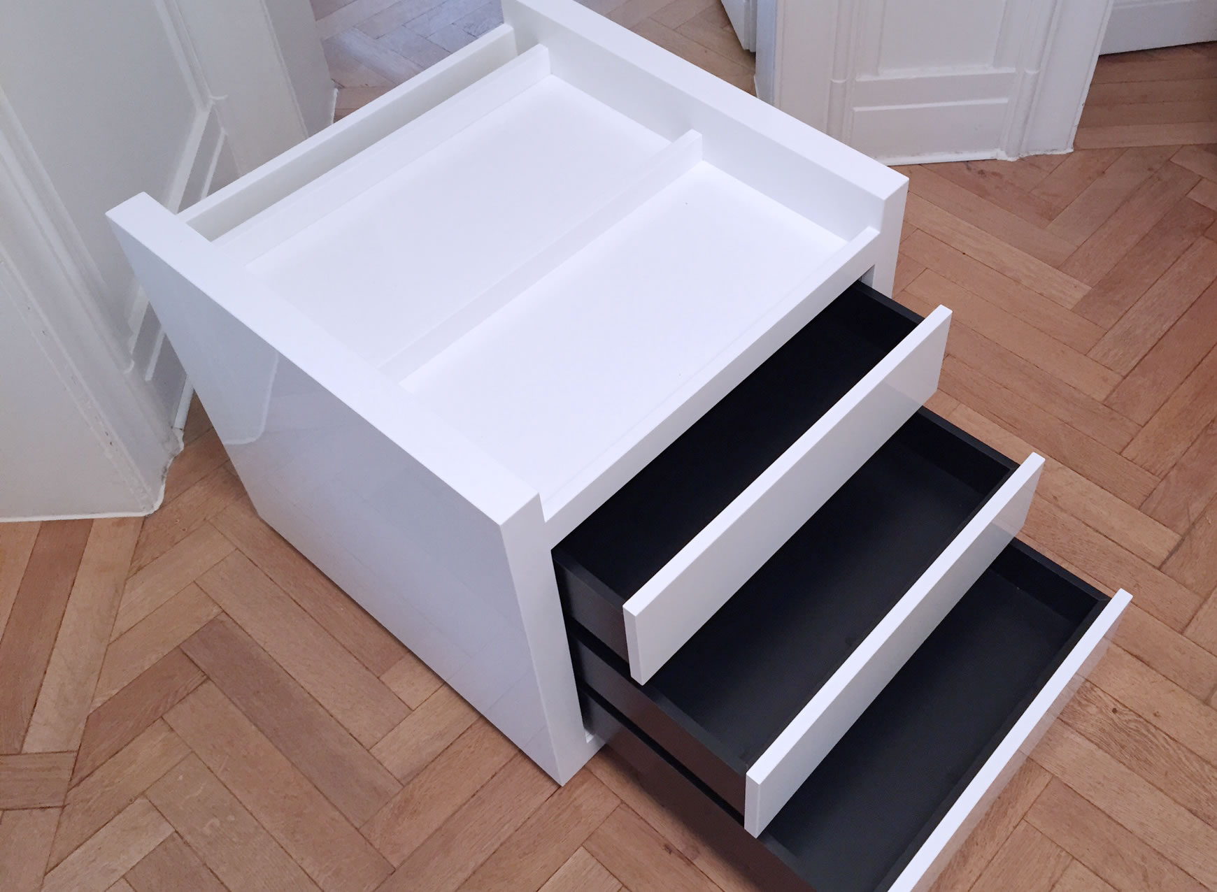 bueromoebel hochglanz weiss rollcontainer schubladen lack klavierlack modern rechteck felix schwake