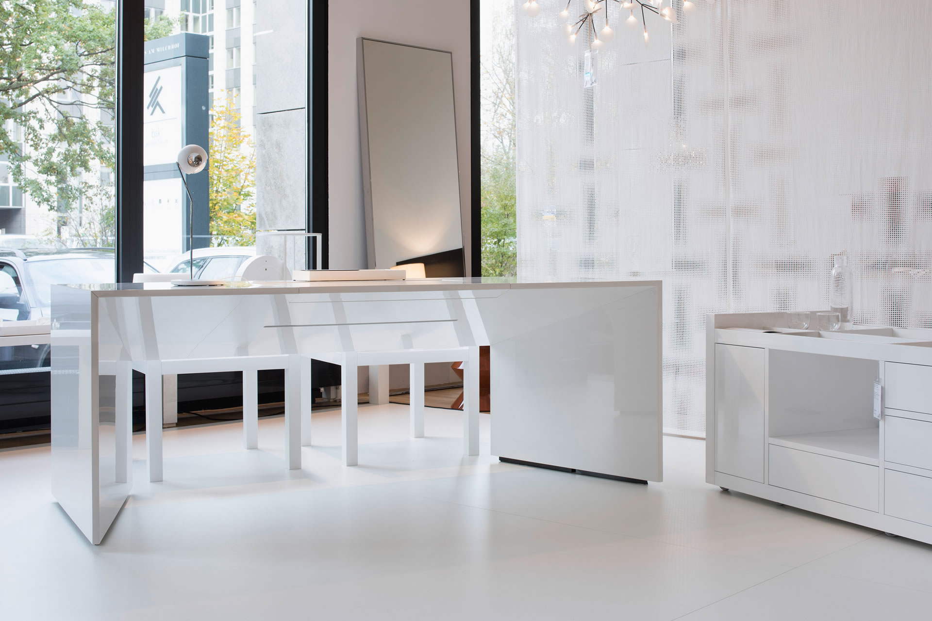 designpreis award design designer bueromoebel weiss hochglanz lack modern schreibtisch container bsk nuernberg designmoebel