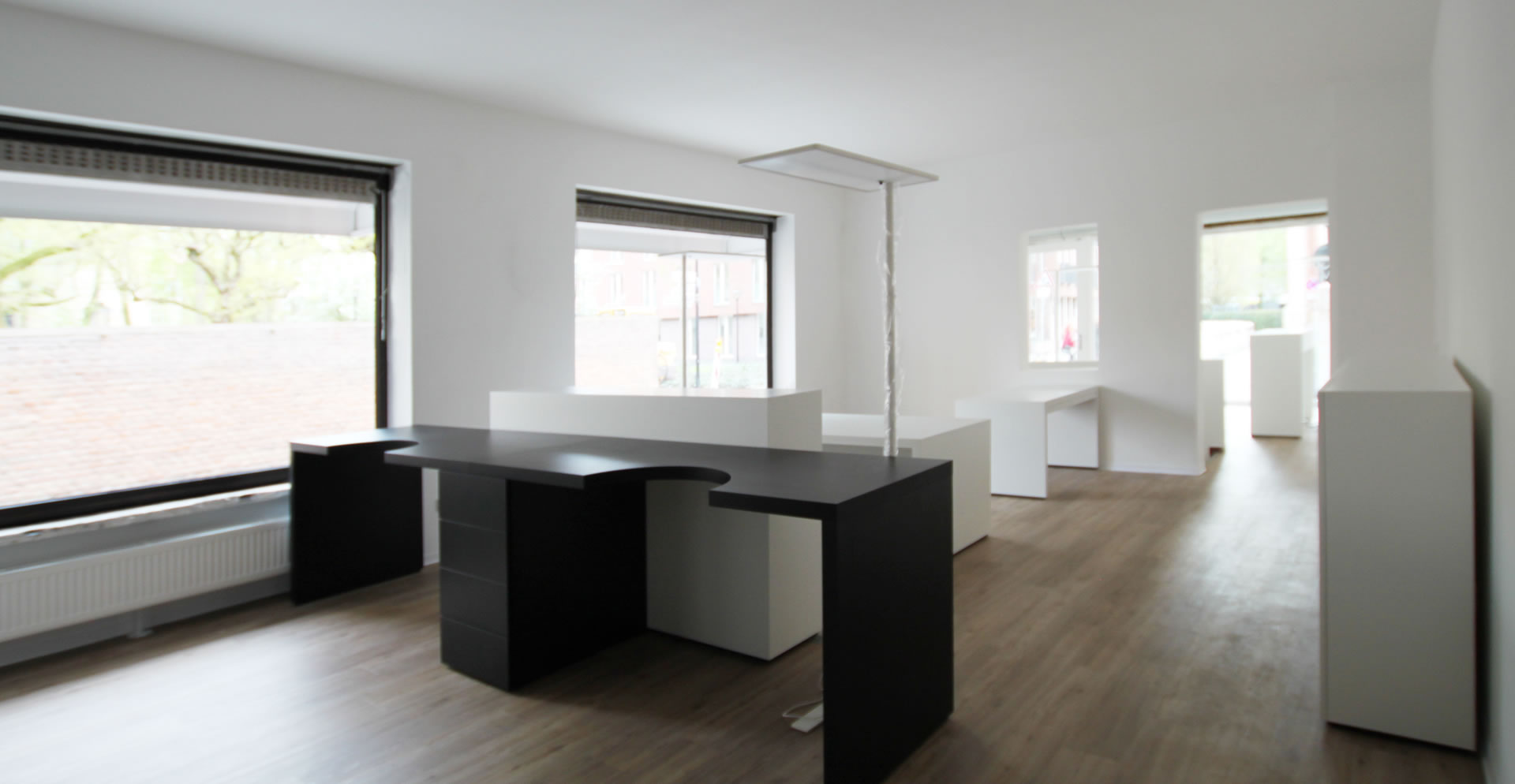 ladeneinrichtung weiss modern minimalistisch muenster rechteck felix schwake