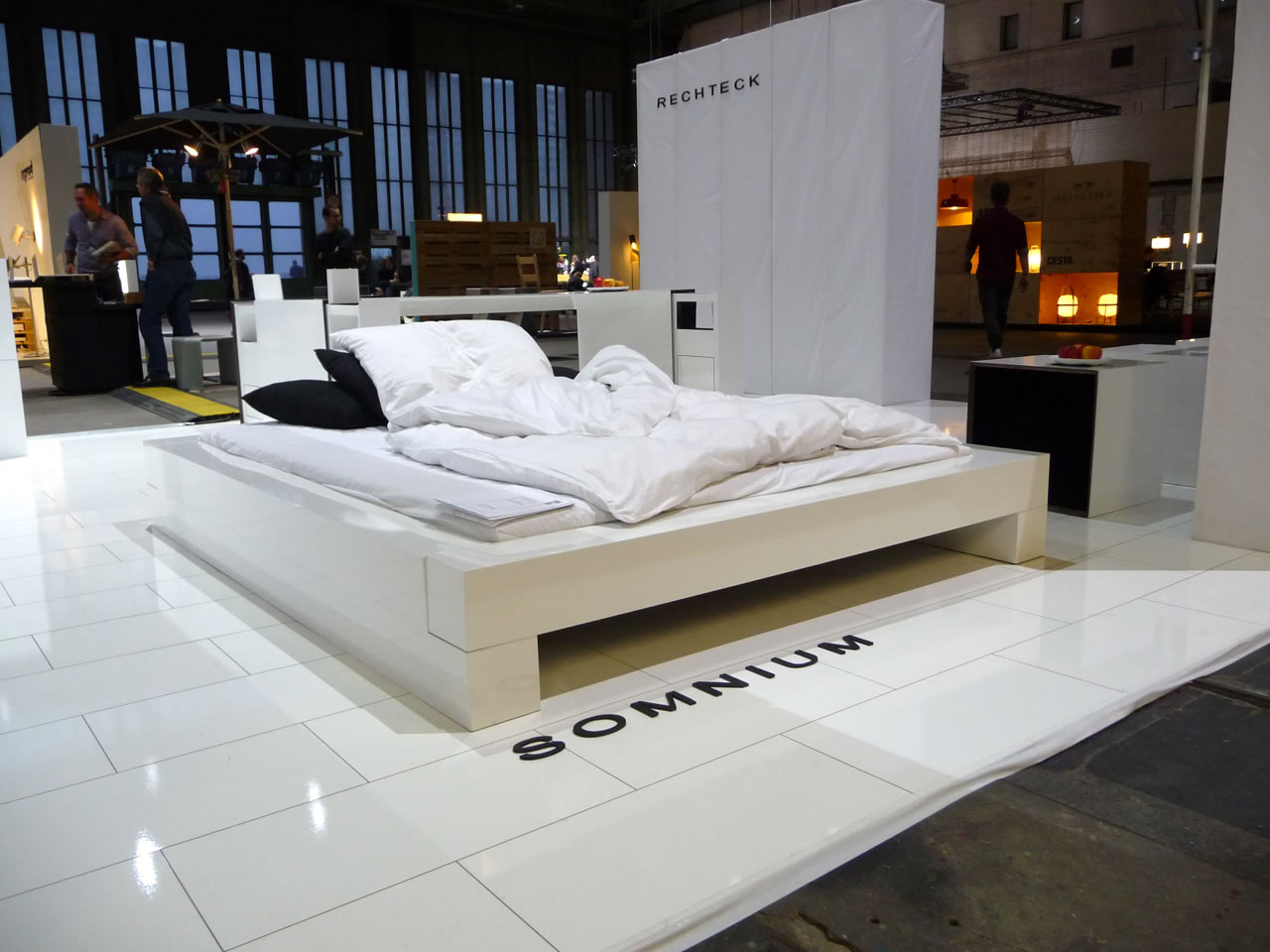 moebel design modern weiss lack hochglanz edel cool felix schwake rechteck 2