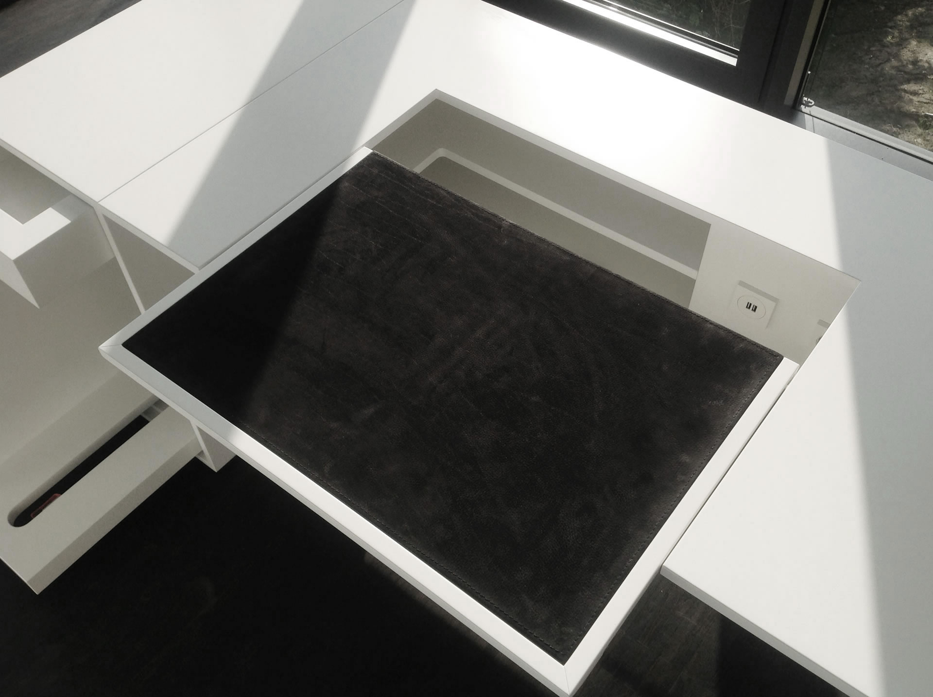 Schreibtisch Leder edel Luxus hochwertig nubuk