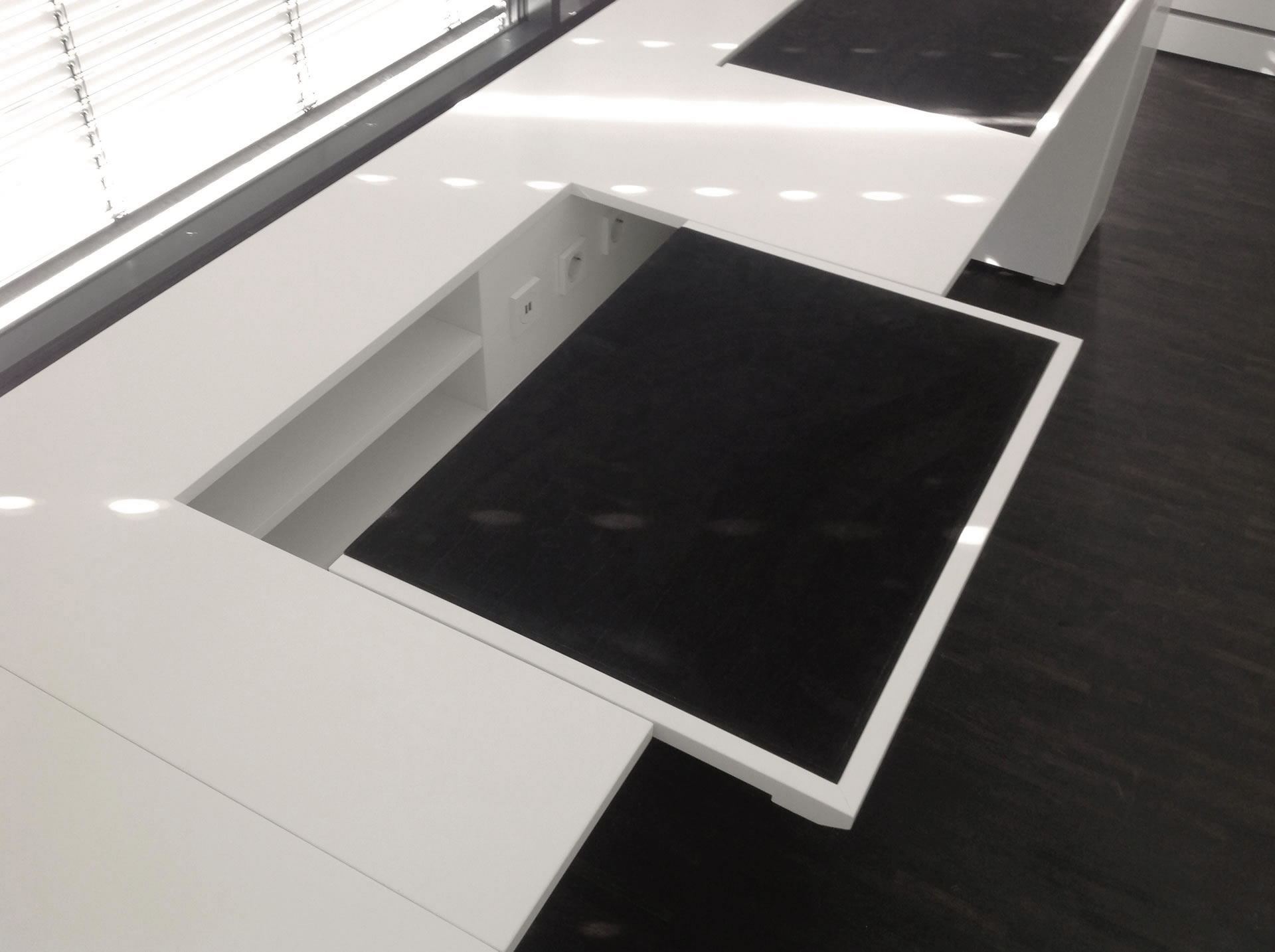 Schreibtisch Lack weiss seidenmatt