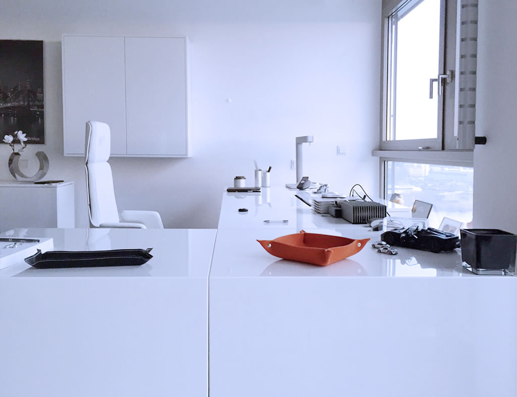 weisse raeume architektur hochglanz white room moebel rechteck design 6